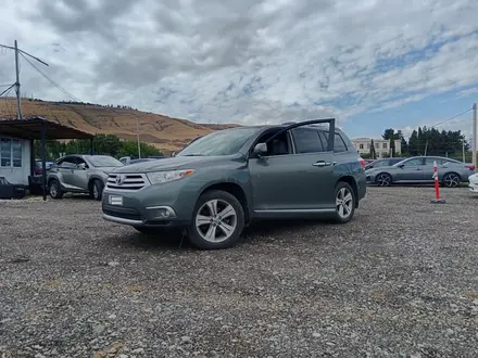 Toyota Highlander 2013 года за 7 000 000 тг. в Атырау – фото 2