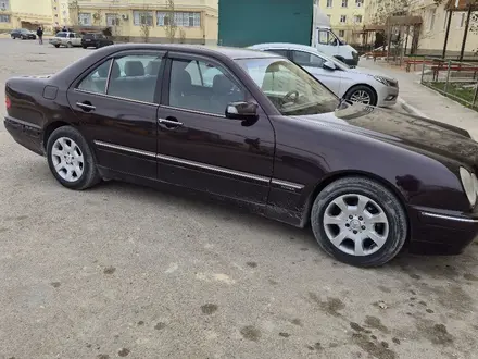 Mercedes-Benz E 240 2002 года за 3 500 000 тг. в Актау – фото 3