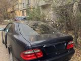 Mercedes-Benz CLK 200 2003 годаfor3 500 000 тг. в Алматы – фото 3