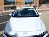 Hyundai Elantra 2023 года за 9 350 000 тг. в Атырау – фото 3