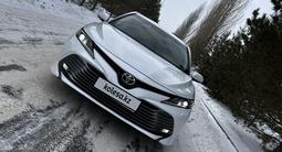 Toyota Camry 2021 года за 14 900 000 тг. в Костанай – фото 3