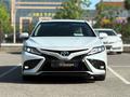Toyota Camry 2022 года за 16 300 000 тг. в Актау