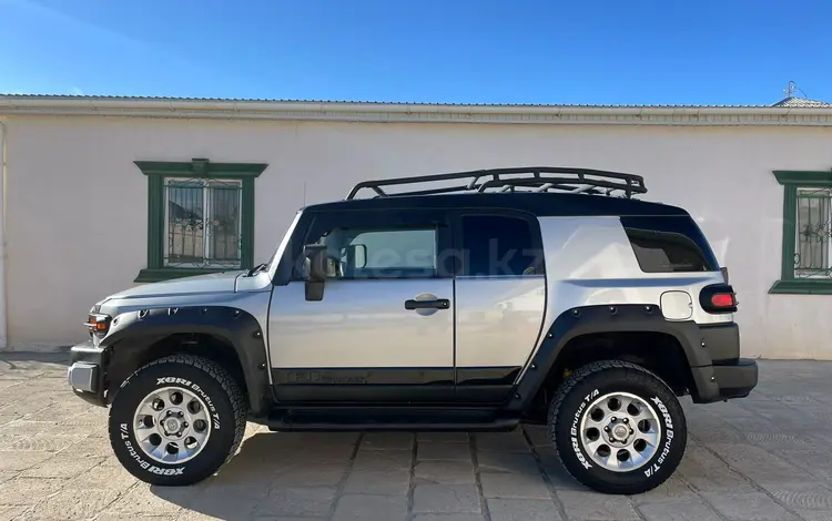 Toyota FJ Cruiser 2006 годаfor11 000 000 тг. в Жанаозен