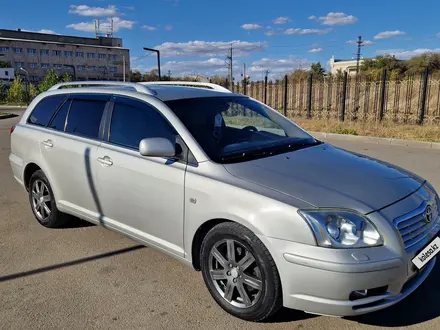 Toyota Avensis 2004 года за 5 600 000 тг. в Жезказган – фото 2