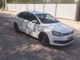 Volkswagen Polo 2015 года за 5 600 000 тг. в Актобе – фото 2