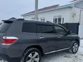 Toyota Highlander 2011 года за 8 400 000 тг. в Атырау – фото 2