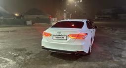 Toyota Camry 2018 годаүшін11 500 000 тг. в Семей – фото 4