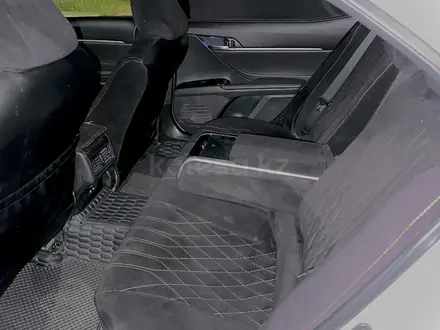 Toyota Camry 2018 года за 11 500 000 тг. в Семей – фото 5