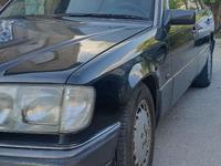 Mercedes-Benz E 200 1990 года за 1 300 000 тг. в Шымкент