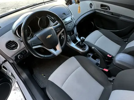Chevrolet Cruze 2013 года за 5 900 000 тг. в Шымкент – фото 11