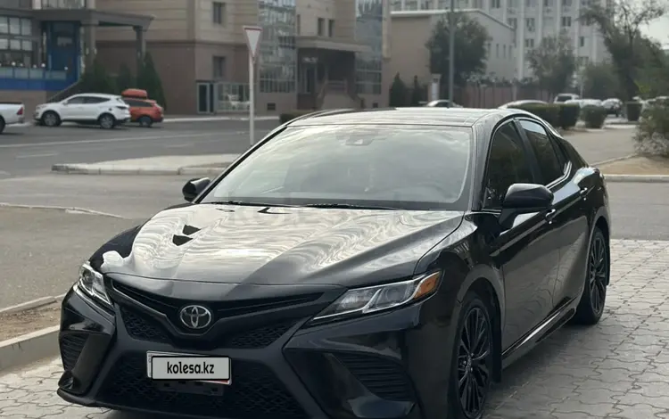 Toyota Camry 2020 года за 9 300 000 тг. в Актау