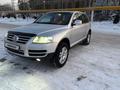 Volkswagen Touareg 2005 годаүшін4 500 000 тг. в Алматы