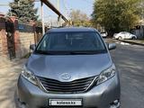 Toyota Sienna 2014 года за 13 500 000 тг. в Алматы