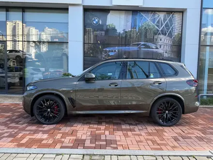 BMW X5 2025 года за 69 800 000 тг. в Астана – фото 2
