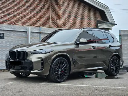 BMW X5 2025 года за 69 800 000 тг. в Астана