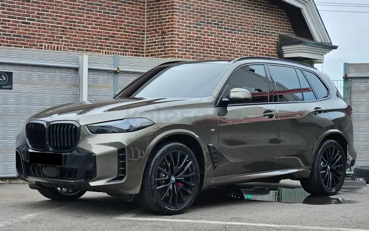 BMW X5 2025 года за 69 800 000 тг. в Астана