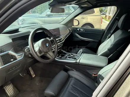 BMW X5 2025 года за 69 800 000 тг. в Астана – фото 6