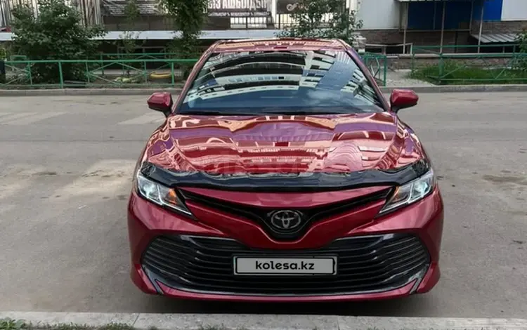 Toyota Camry 2021 года за 13 000 000 тг. в Алматы