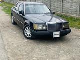 Mercedes-Benz E 200 1990 годаүшін900 000 тг. в Тараз