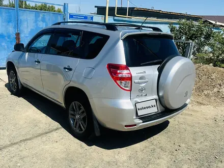 Toyota RAV4 2012 года за 7 000 000 тг. в Атырау – фото 4