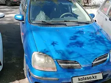 Nissan Almera Tino