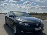 Toyota Camry 2014 года за 6 300 000 тг. в Актобе – фото 3