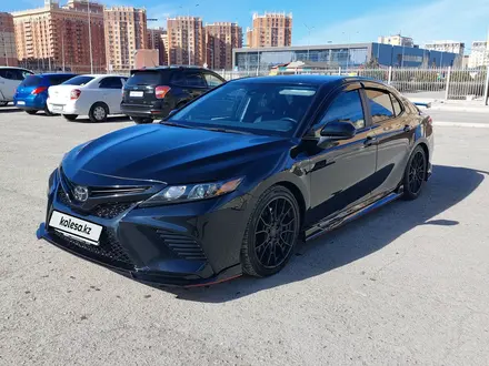 Toyota Camry 2020 года за 16 500 000 тг. в Актау