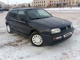 Volkswagen Golf 1993 годаүшін1 250 000 тг. в Астана – фото 2