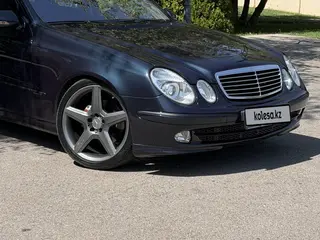 Mercedes-Benz E 320