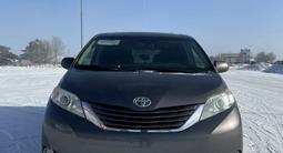 Toyota Sienna 2015 года за 8 000 000 тг. в Актобе – фото 4
