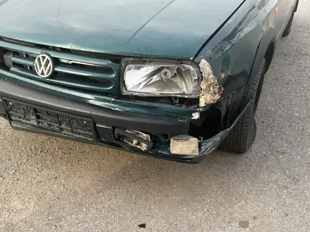 Volkswagen Vento 1995 года за 1 000 000 тг. в Атырау – фото 10