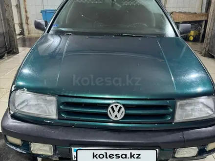 Volkswagen Vento 1995 года за 1 000 000 тг. в Атырау – фото 8