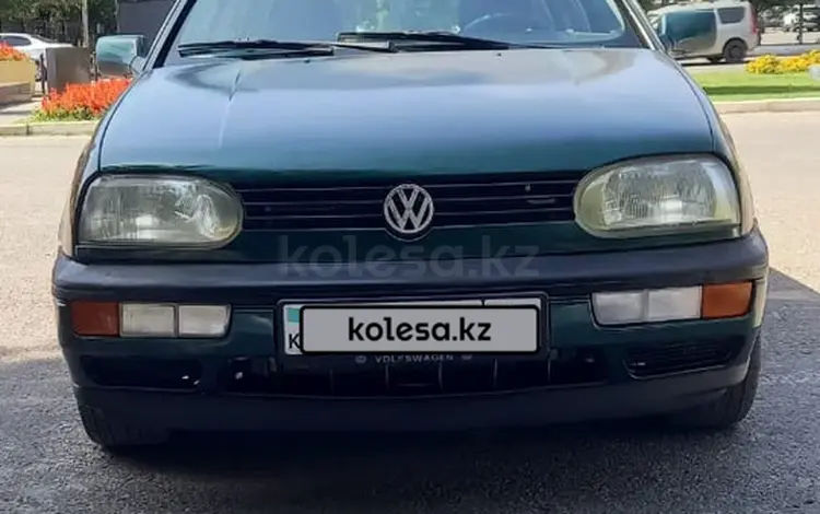 Volkswagen Golf 1997 годаfor1 550 000 тг. в Шымкент