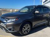 Mitsubishi Outlander 2017 года за 8 000 000 тг. в Актау – фото 3
