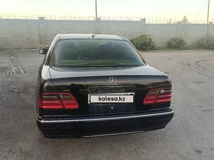 Mercedes-Benz E 320 2001 года за 5 000 000 тг. в Алматы – фото 7
