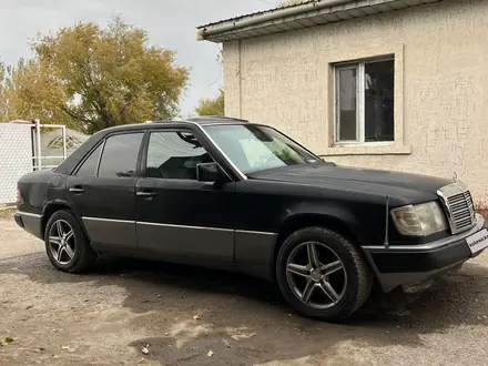 Mercedes-Benz E 230 1992 года за 550 000 тг. в Алматы