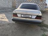 Mercedes-Benz E 200 1992 года за 1 700 000 тг. в Актобе – фото 3