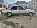 Mercedes-Benz E 200 1992 года за 1 700 000 тг. в Актобе – фото 4