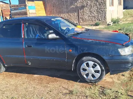 Toyota Carina E 1996 года за 1 400 000 тг. в Жалкамыс – фото 2