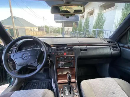 Mercedes-Benz E 230 1996 года за 1 700 000 тг. в Шымкент – фото 14