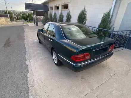 Mercedes-Benz E 230 1996 года за 1 700 000 тг. в Шымкент – фото 3