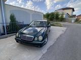 Mercedes-Benz E 230 1996 года за 1 700 000 тг. в Шымкент – фото 2