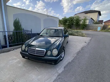Mercedes-Benz E 230 1996 года за 1 700 000 тг. в Шымкент – фото 2