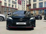 Toyota Camry 2020 года за 13 700 000 тг. в Астана – фото 2