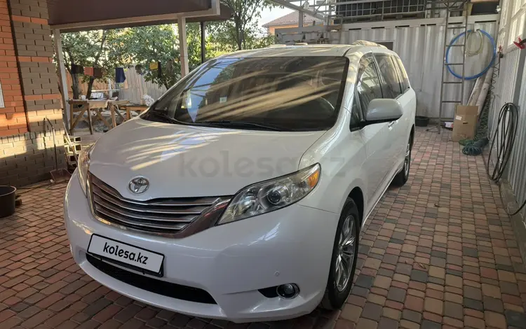 Toyota Sienna 2010 года за 12 500 000 тг. в Алматы