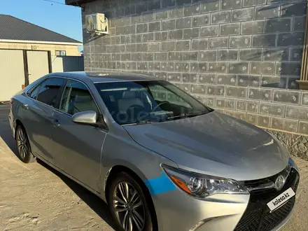 Toyota Camry 2015 года за 6 200 000 тг. в Атырау – фото 3