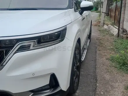 Kia Carnival 2022 года за 18 500 000 тг. в Алматы – фото 2