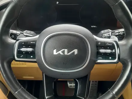 Kia Carnival 2022 года за 18 500 000 тг. в Алматы – фото 11