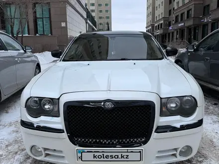 Chrysler 300C 2005 года за 4 500 000 тг. в Астана