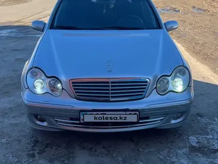 Mercedes-Benz C 200 2000 года за 3 600 000 тг. в Жанаозен – фото 2